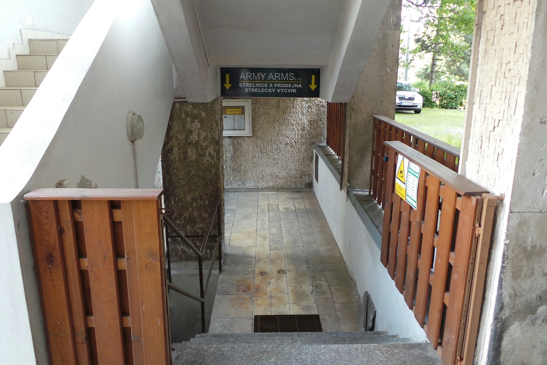 ARMY ARMS, s.r.o.