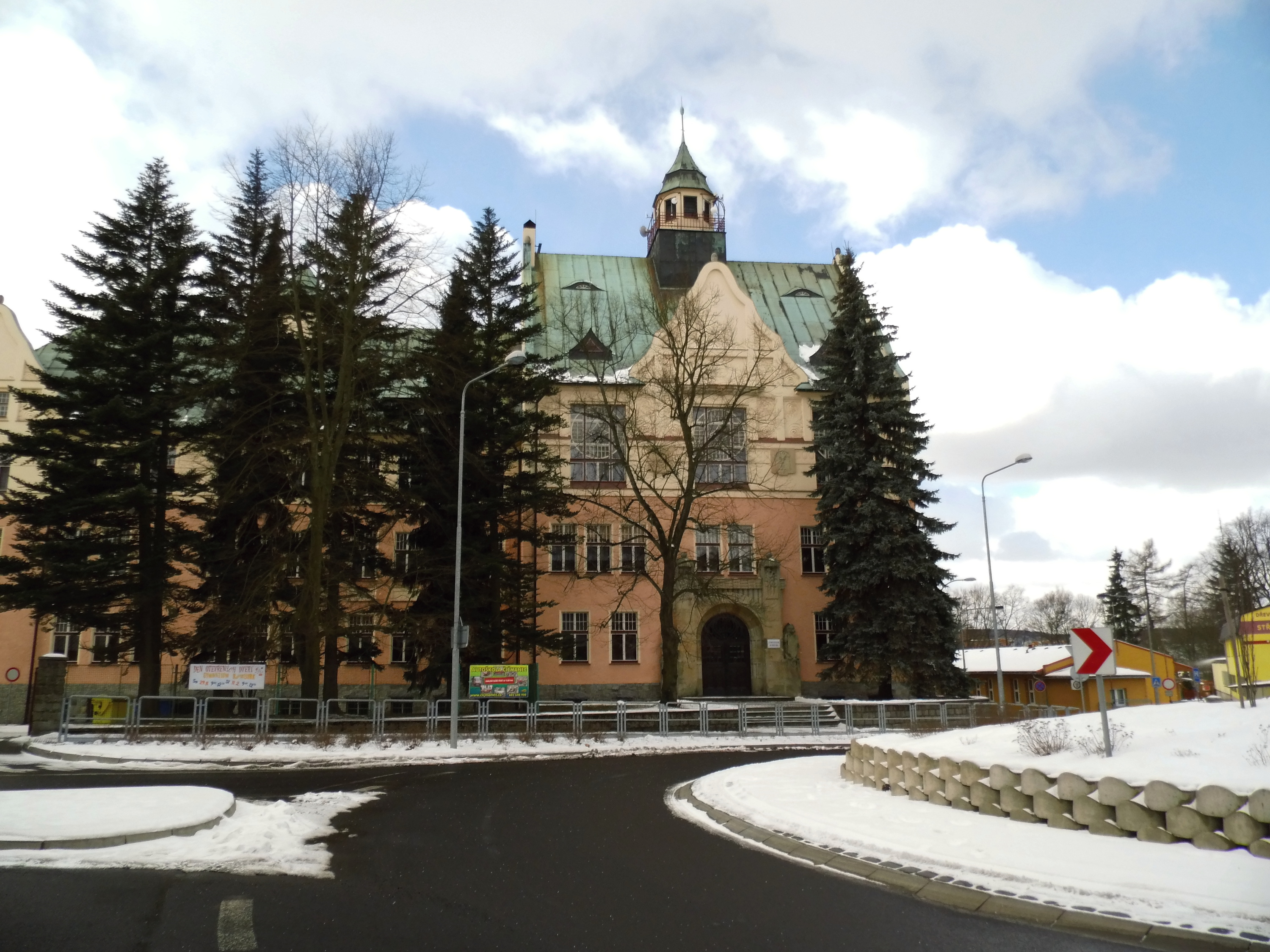 Gymnázium Rumburk, Komenského foto 2