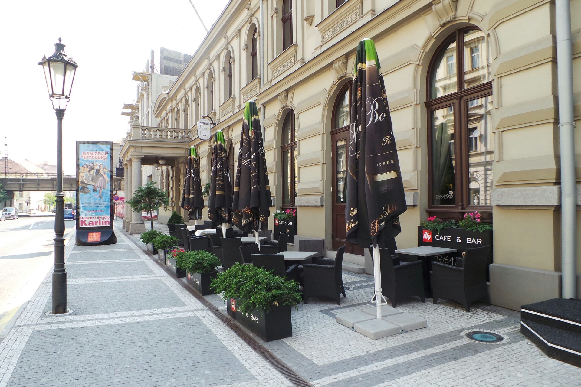 Theatro Cafe & Restaurant