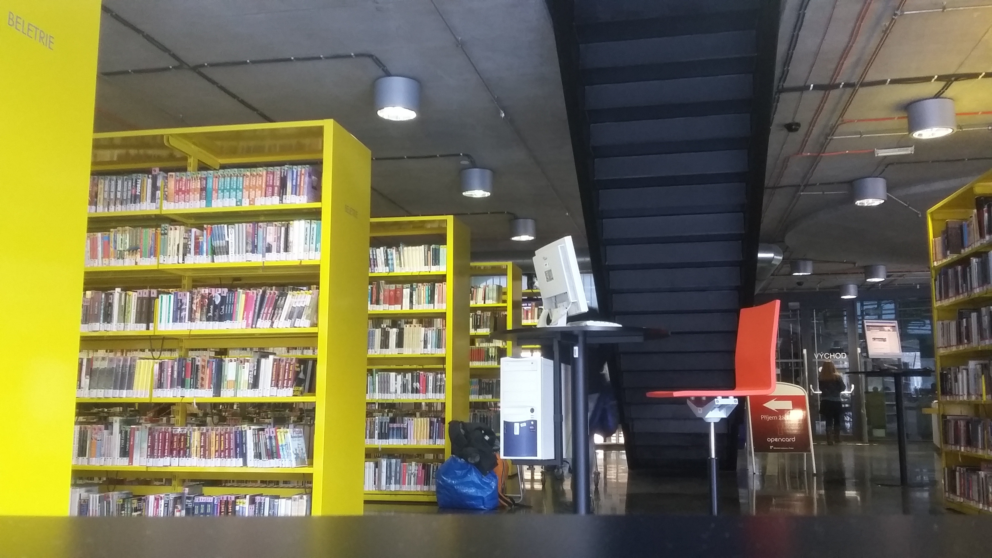 Městská knihovna v Praze - Dejvice foto 2