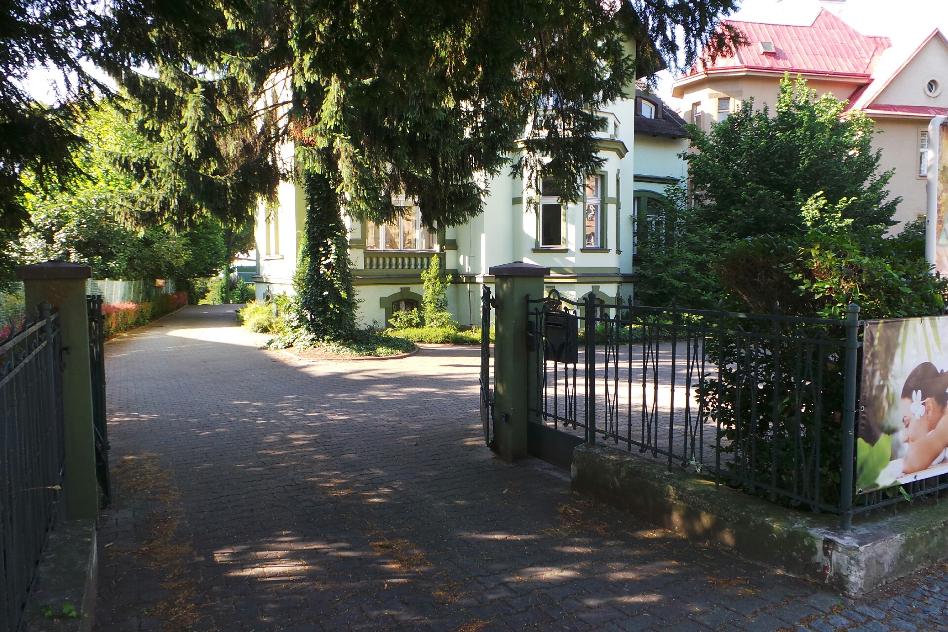 ROYALTY Consulting CZ, s.r.o.