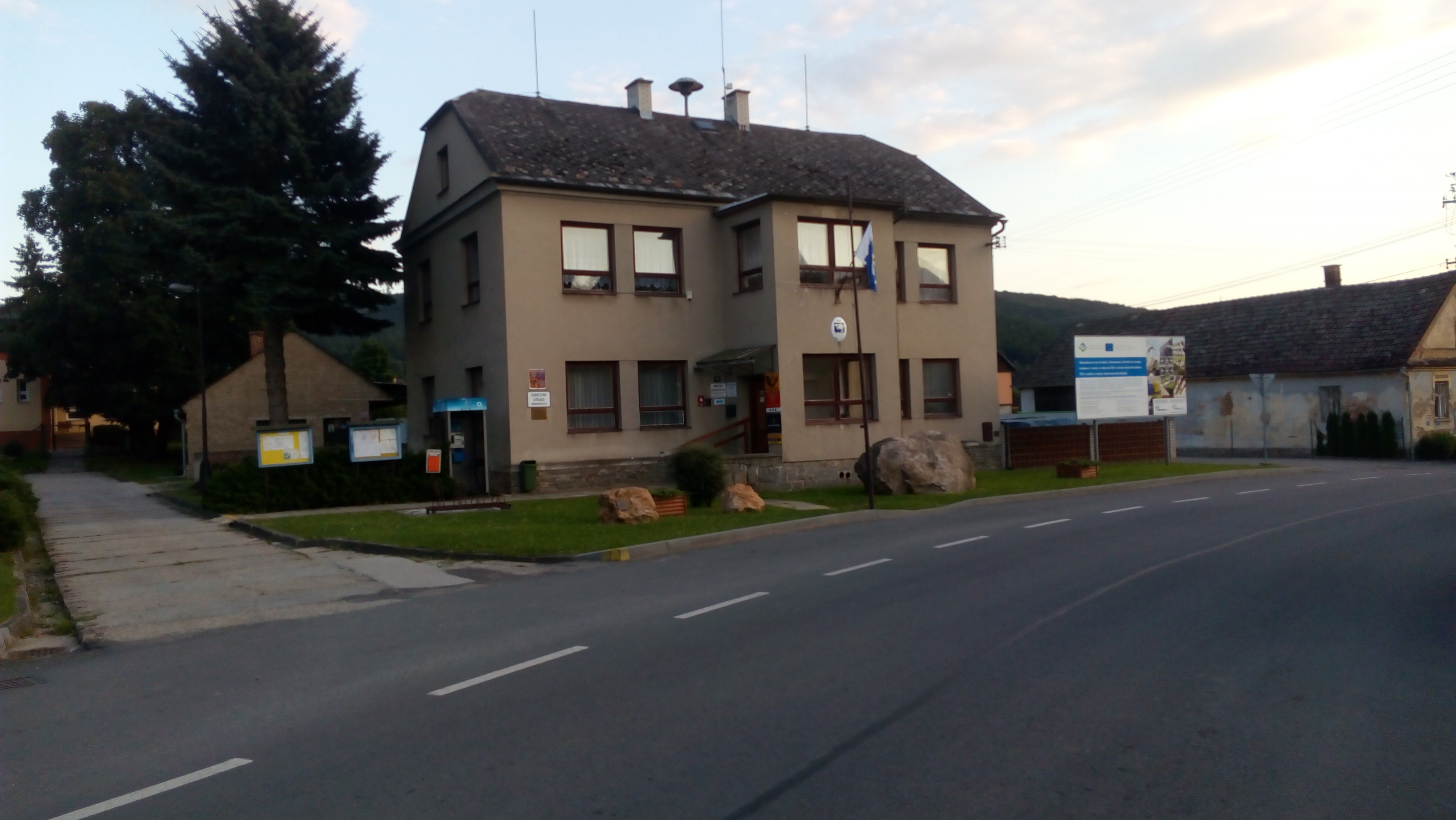 Brníčko - obecní úřad foto 2