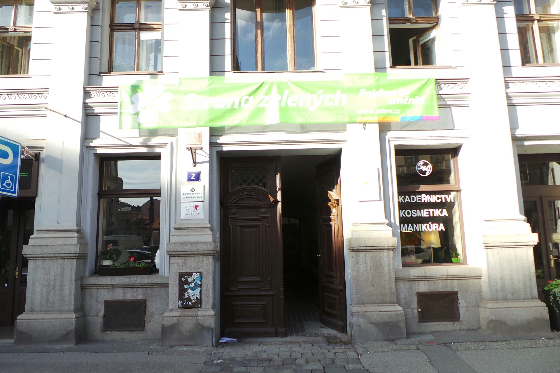 Společnost Libri prohibiti