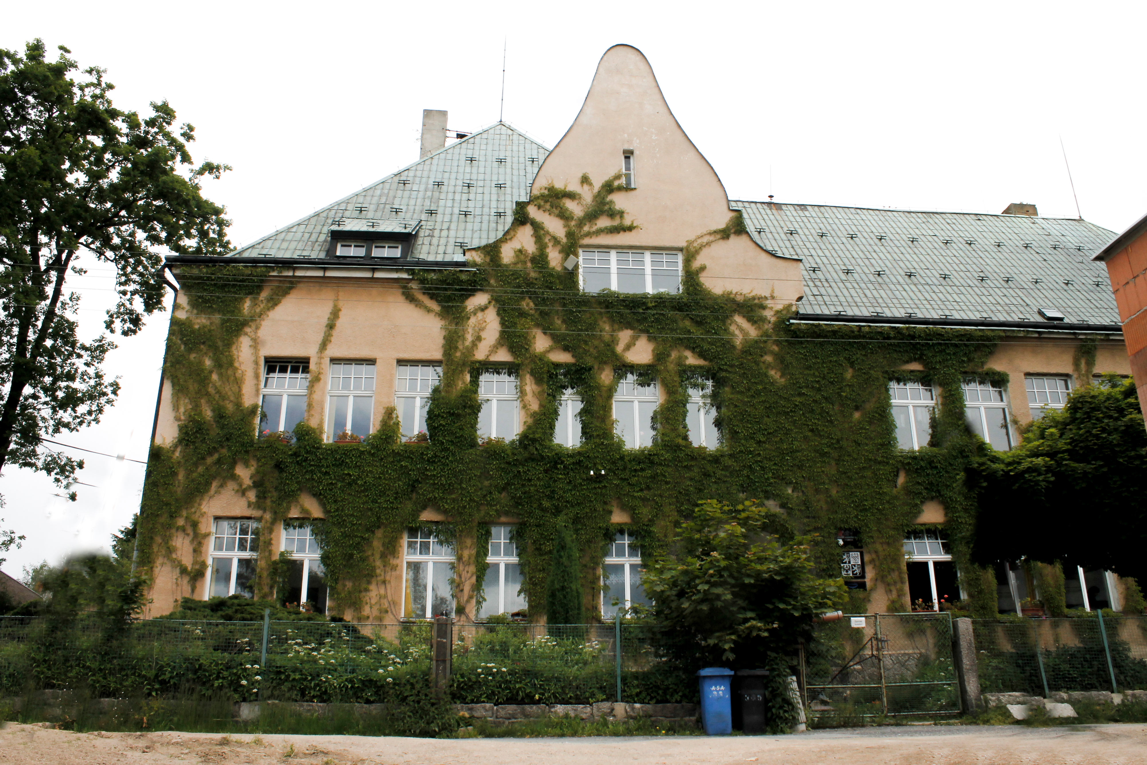 Hnízdo - Grafické studio SUŠ