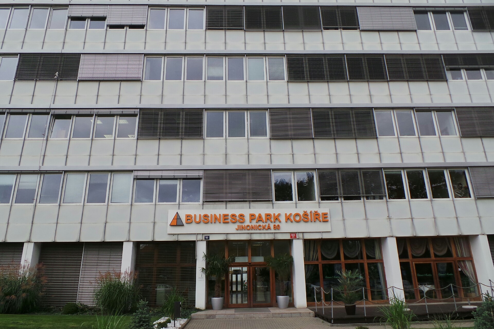 Stálá ekonomická spokojenost, SES s.r.o.