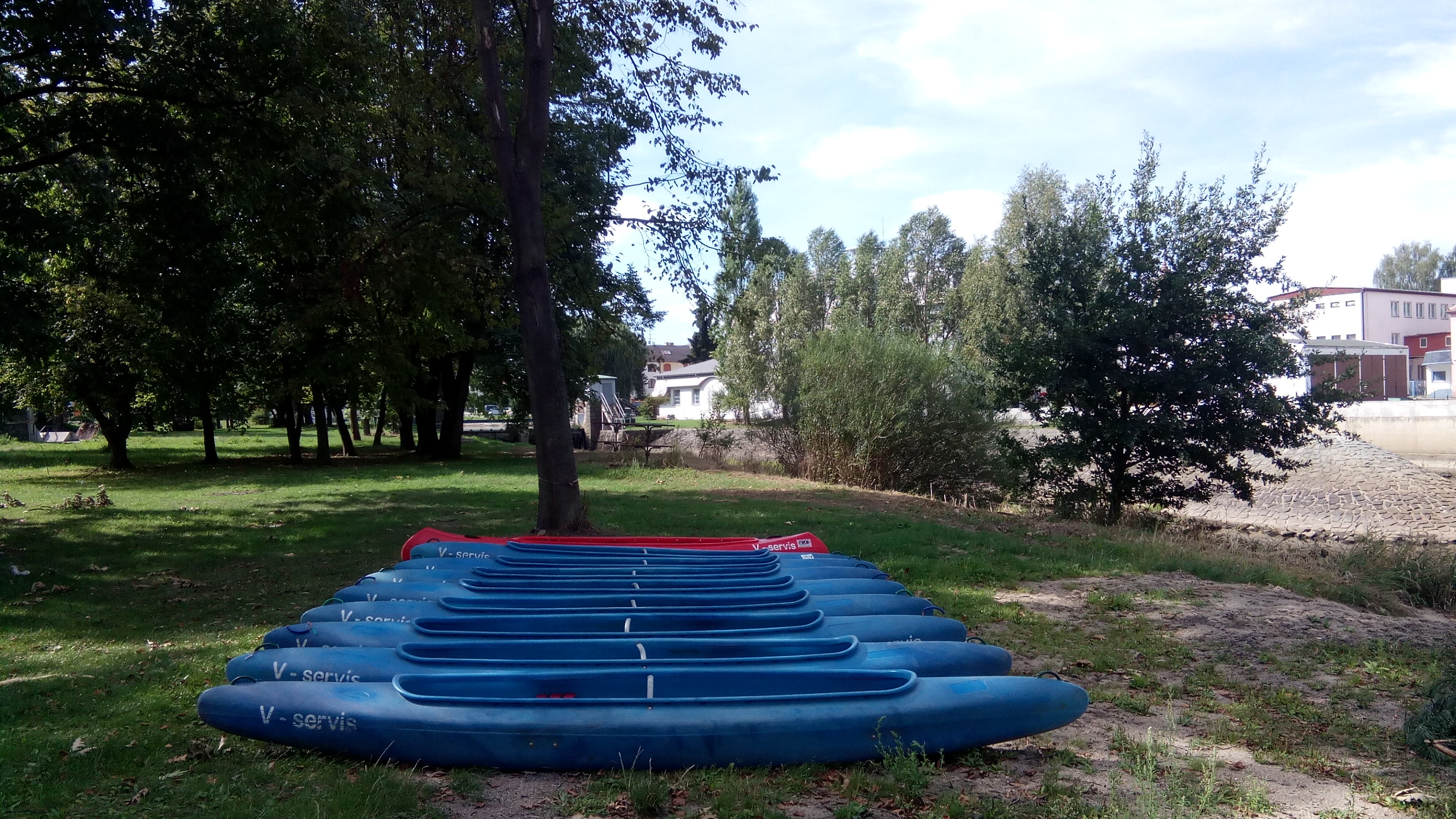 Půjčovna lodí a raftů V-servis foto 3