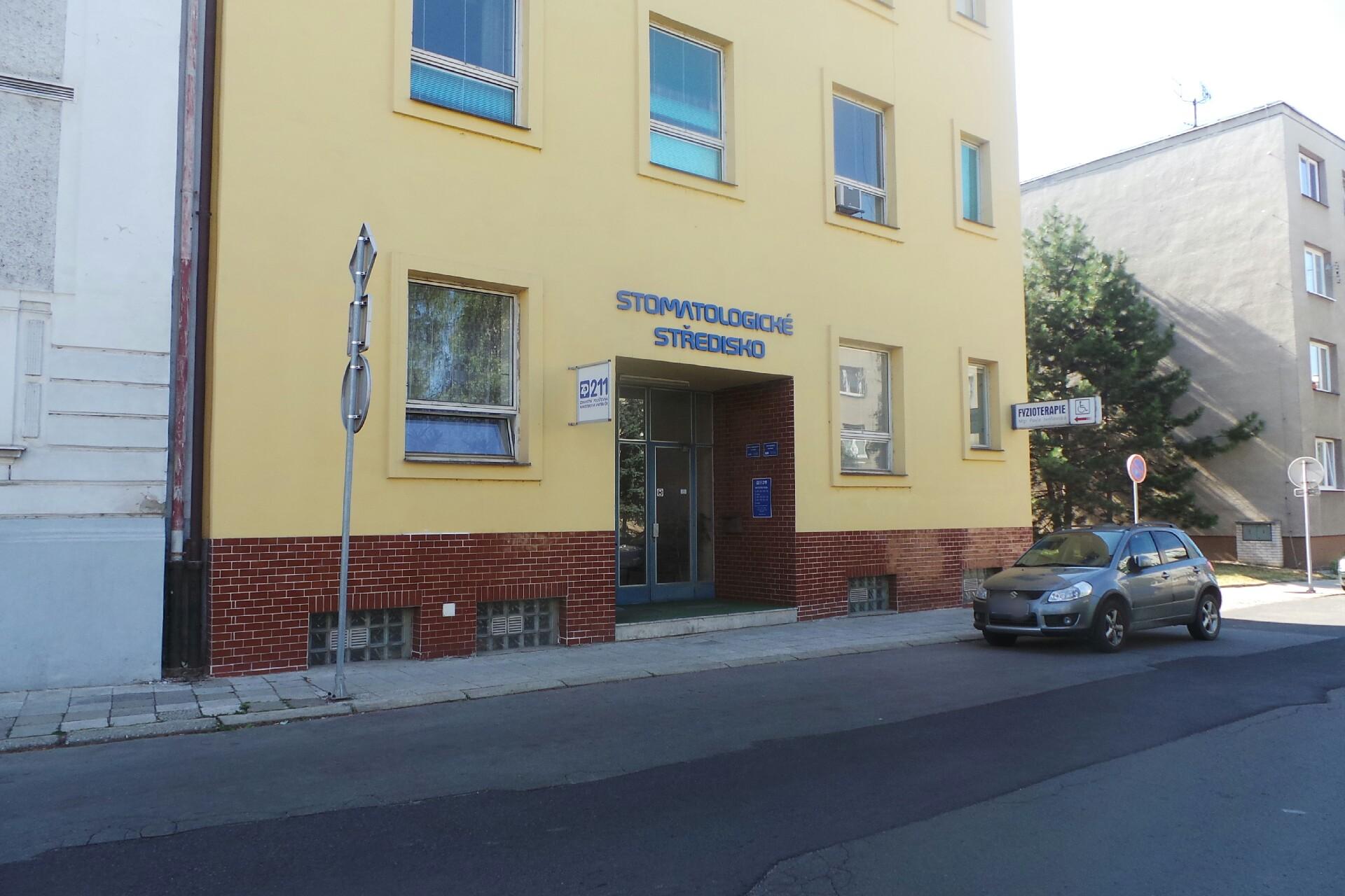 Stomatolog MUDr. Zdeněk Lukeš foto 1