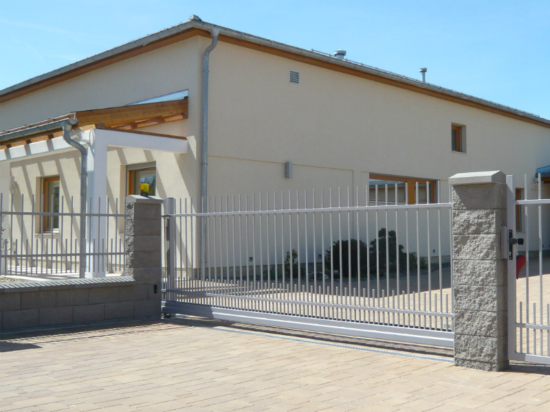 BUBÍK - vrata, brány, žaluzie, rolety foto 3