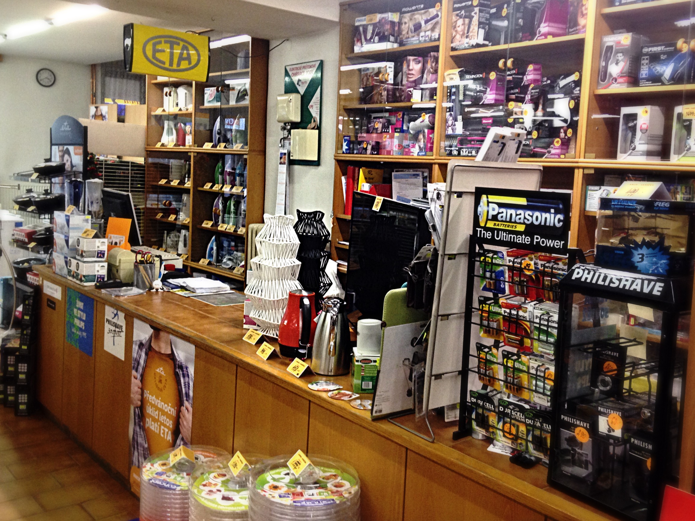 LANGR a VANÍČEK - elektrozávod foto 2