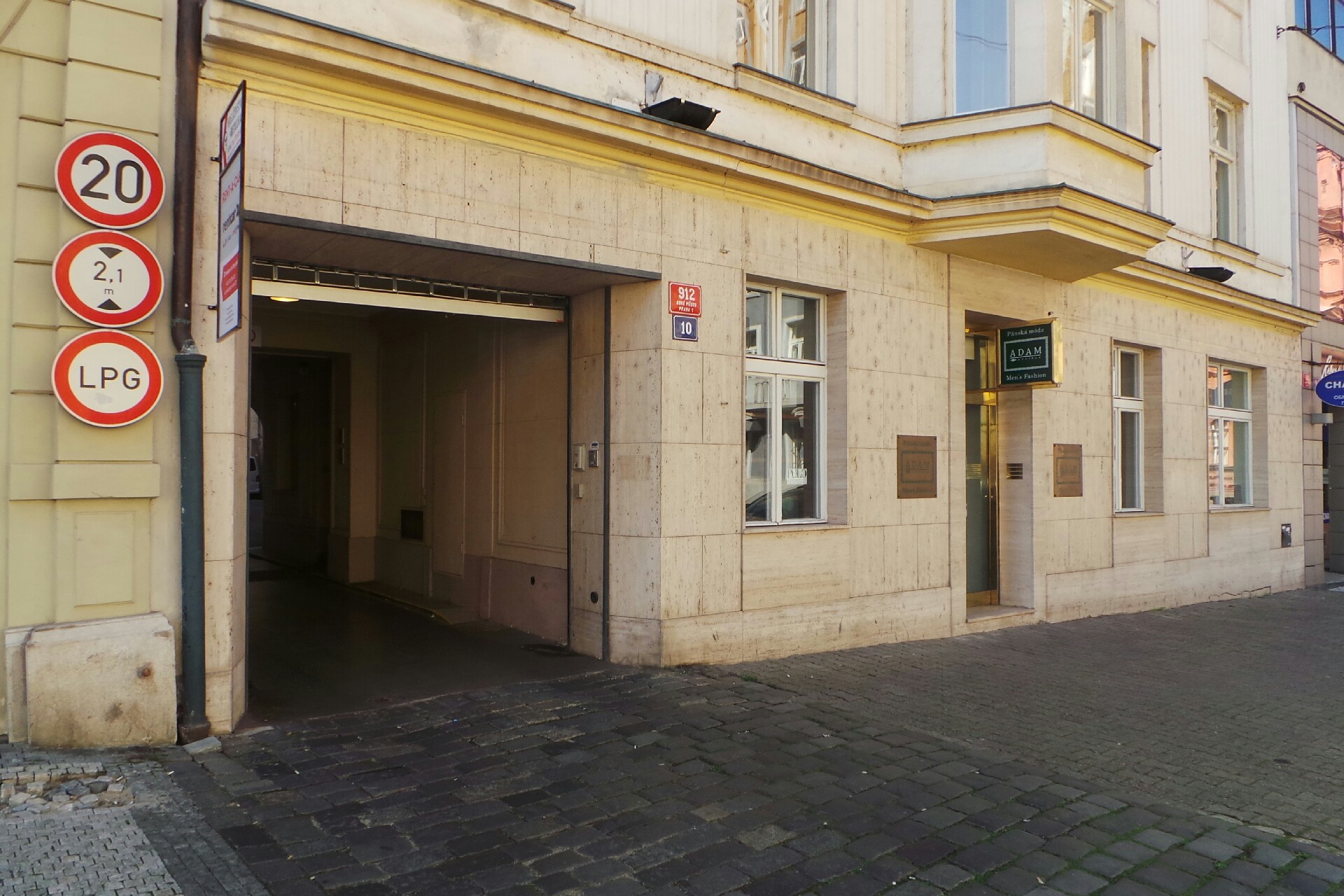 JUDr. Matěj Outrata, advokát