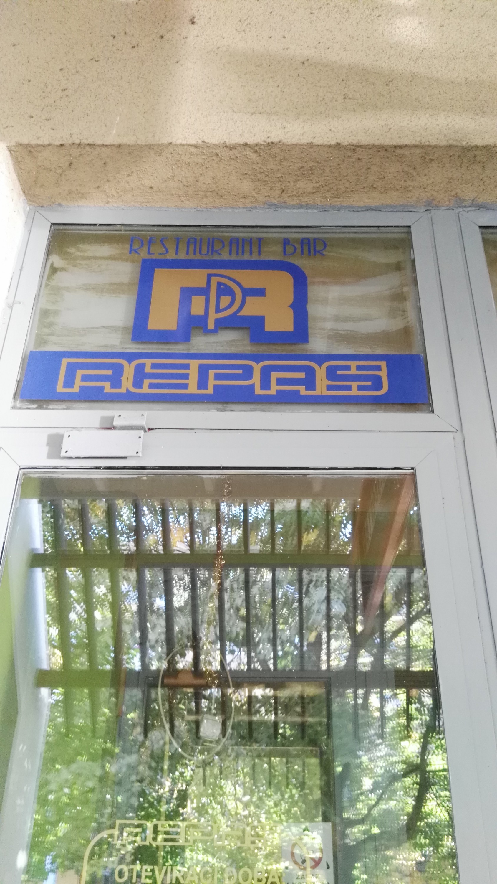Restaurace a bar REPAS foto 2