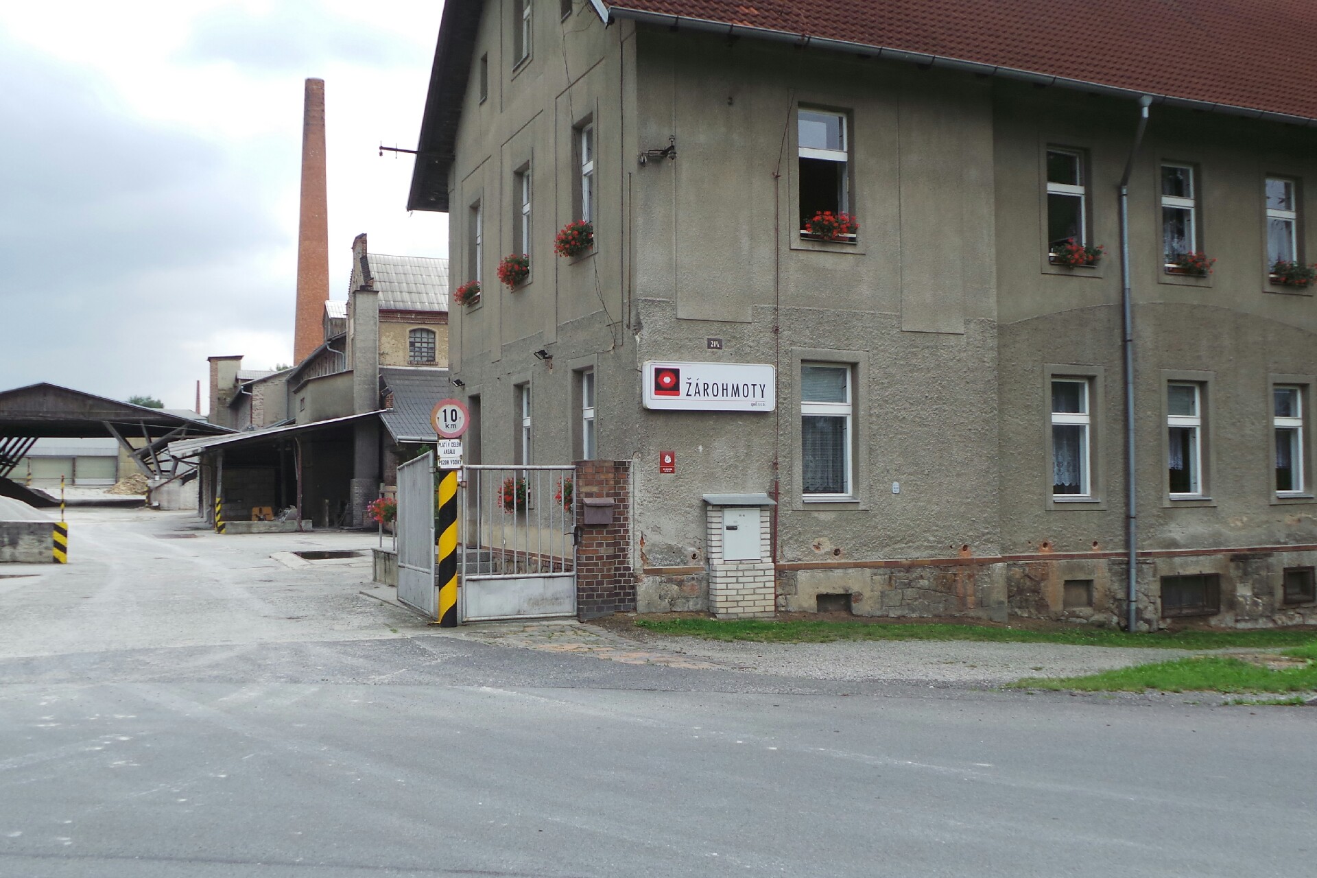 ŽÁROHMOTY, spol. s r.o.