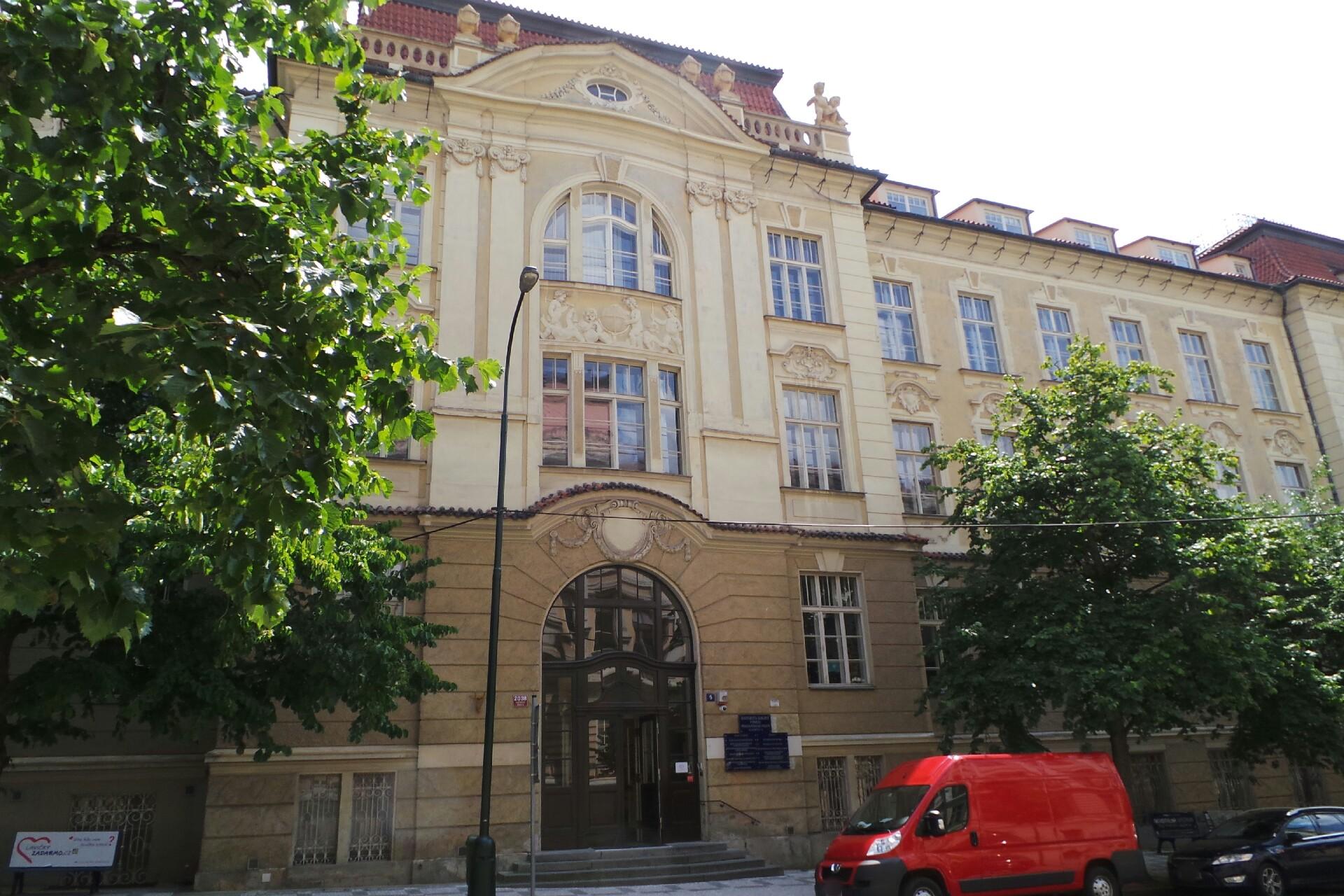 Přírodovědecká fakulta - Univerzita Karlova