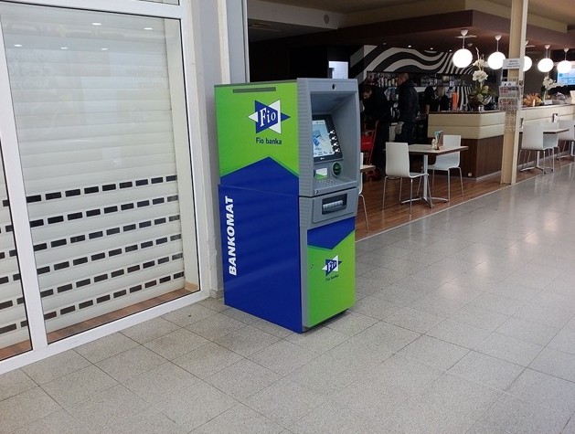 Fio banka - bankomat foto 2