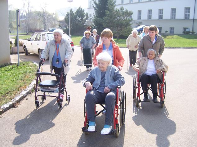 Dívčí katolická střední škola foto 6