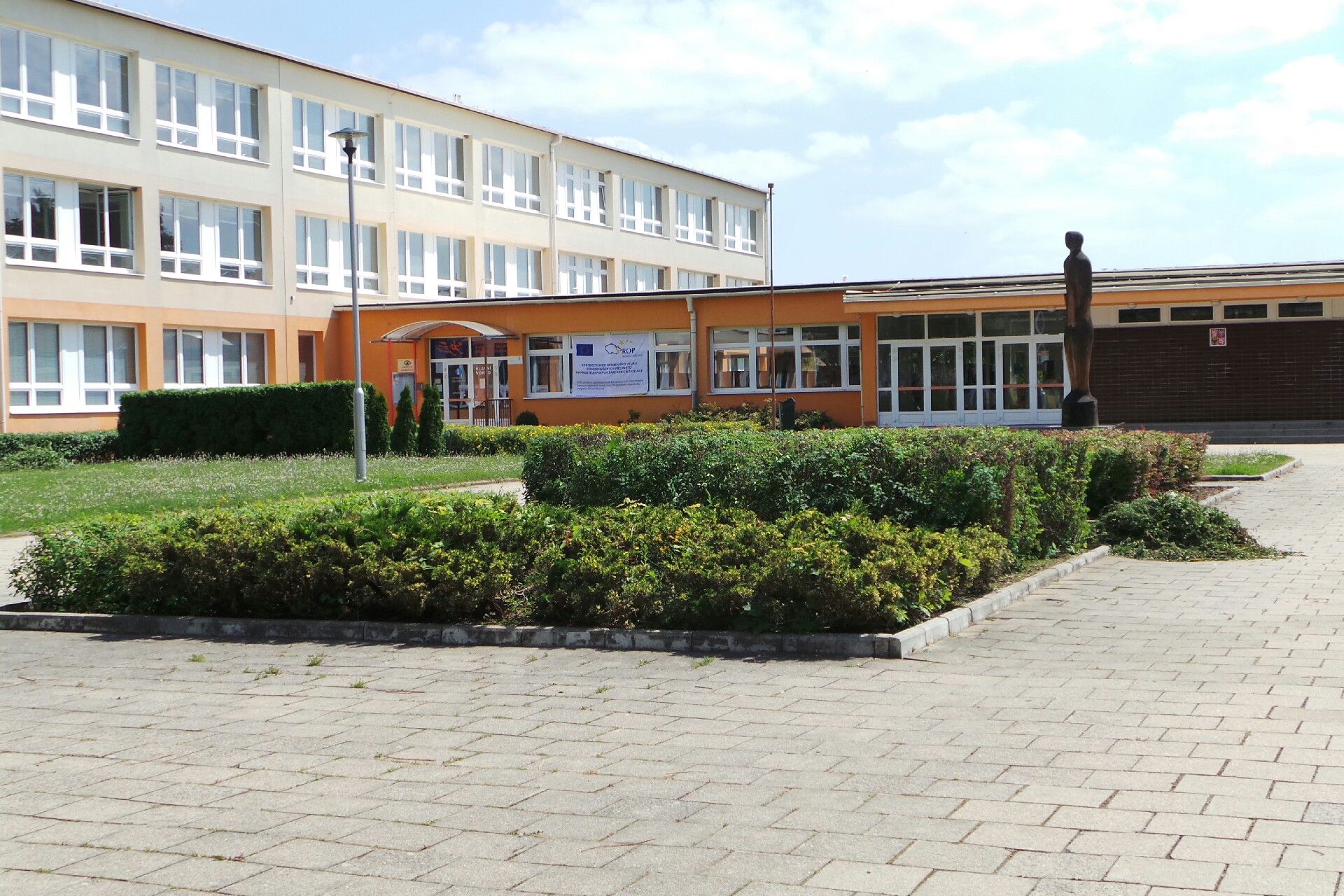 Reálné gymnázium a základní škola Otto Wichterleho, Prostějov