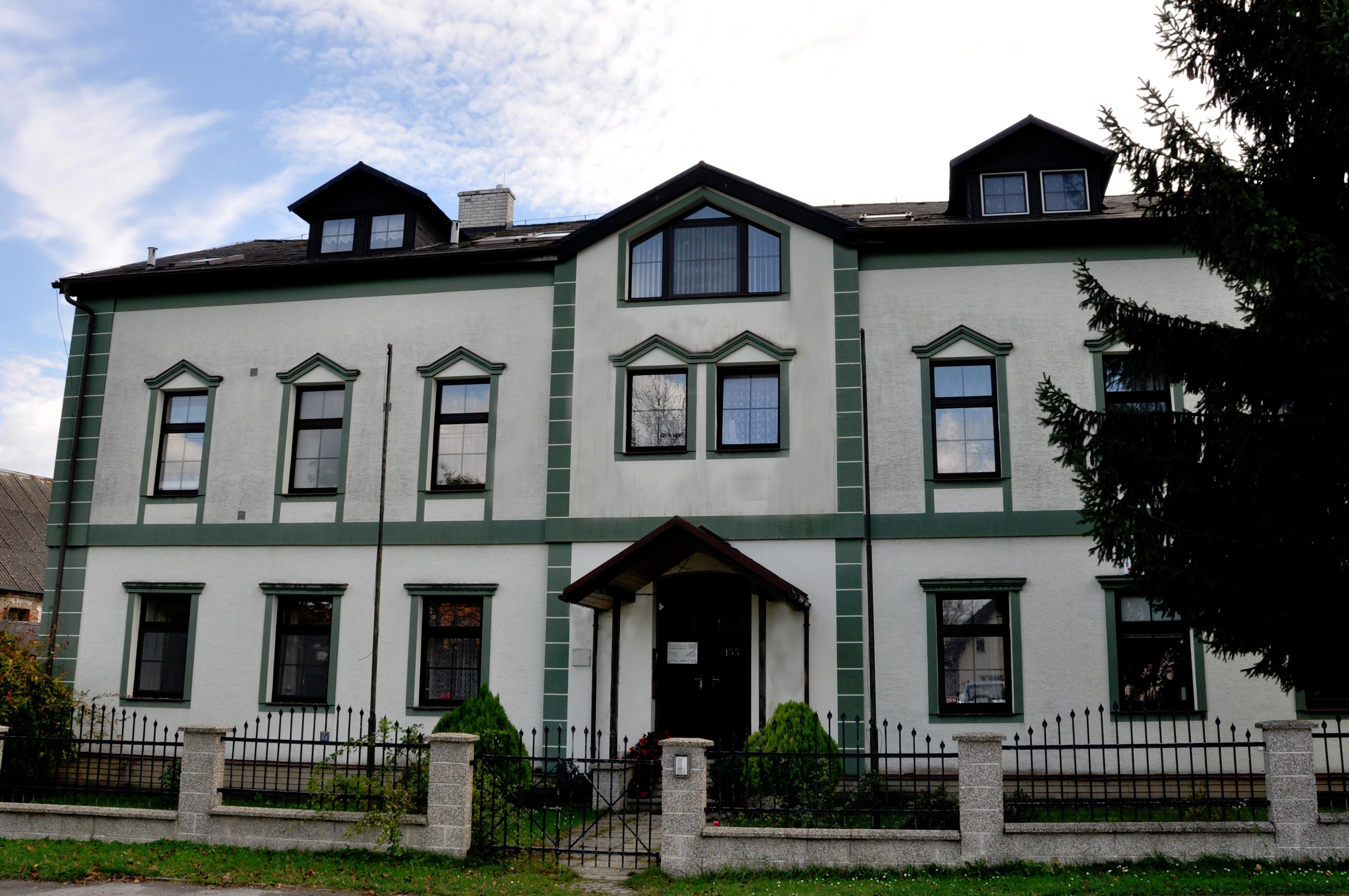 Stavby a reality STAR