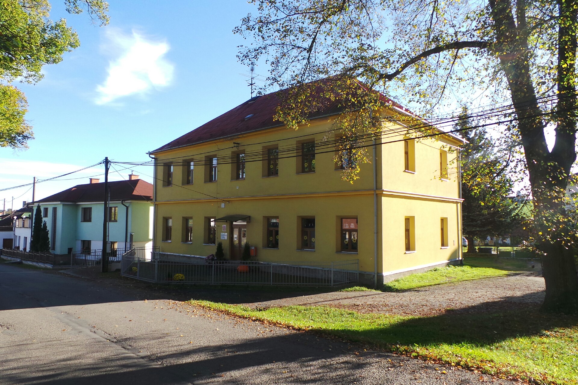 Základní škola a mateřská škola Lešany