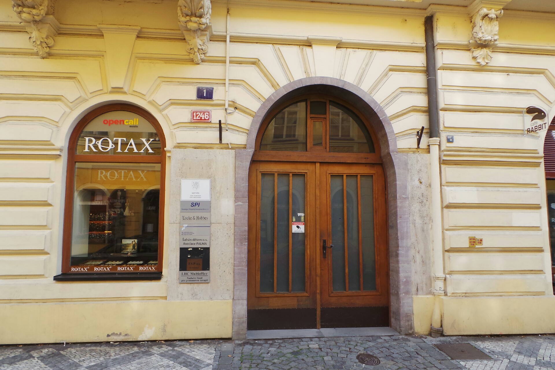 Nadace táta a máma