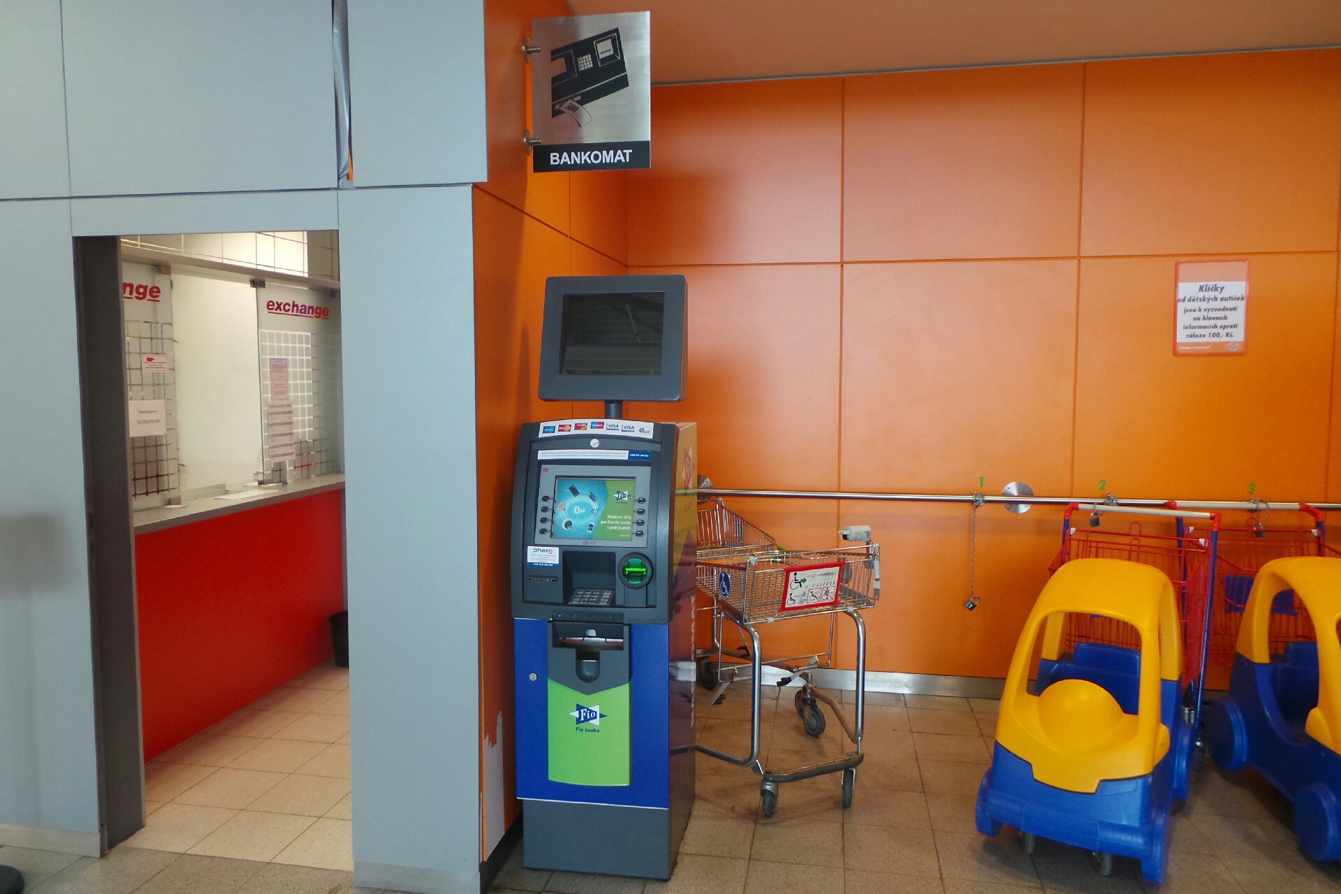 Fio banka - bankomat i vkladomat