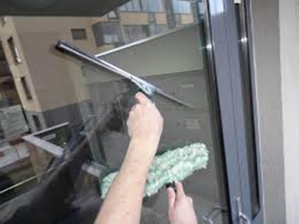 Michal Široký - mytí oken, úklidové práce foto 2