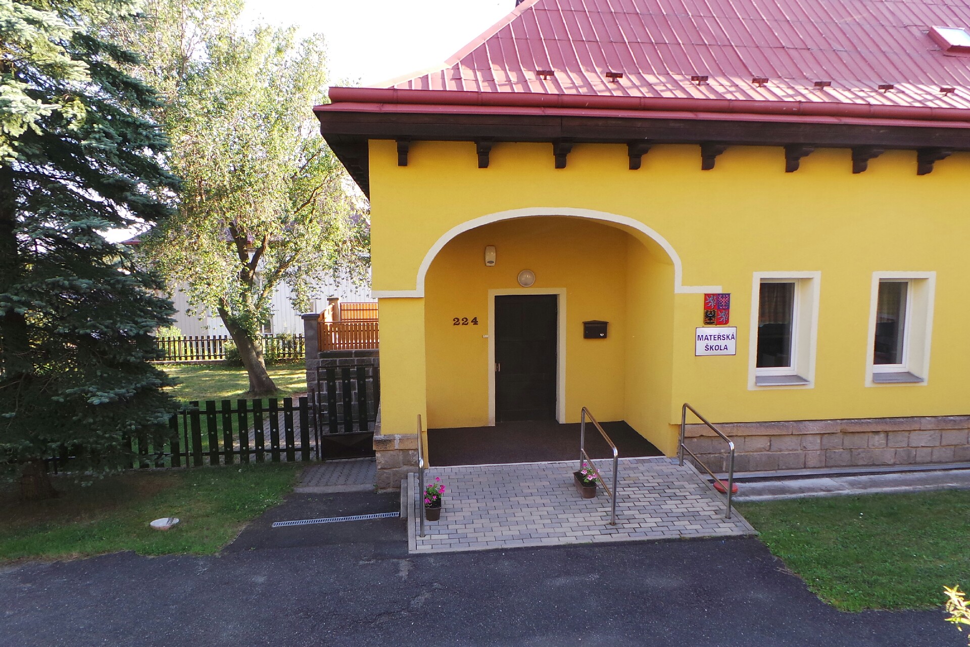 ZŠ a MŠ Meziboří, Mírová