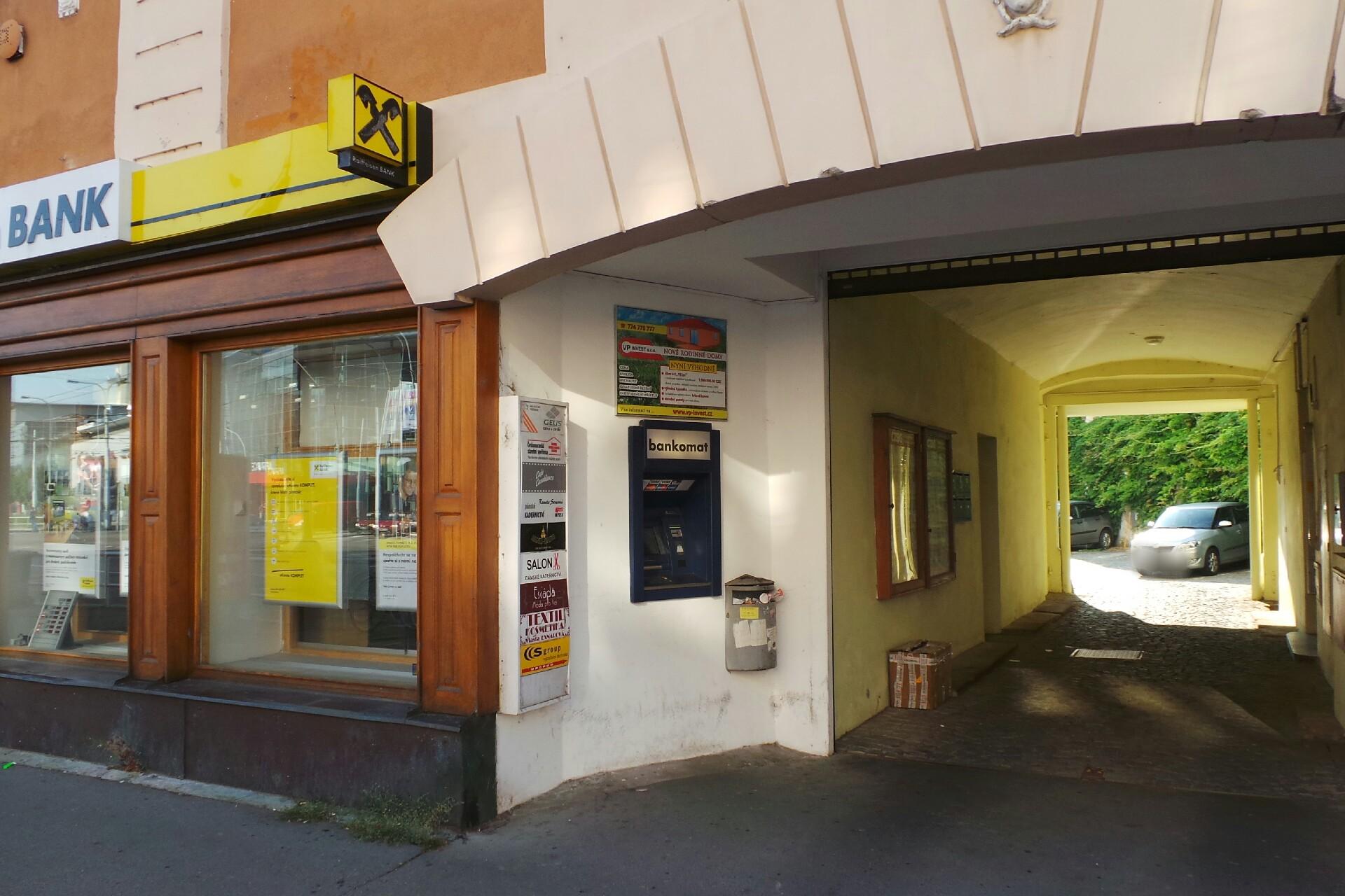 Raiffeisenbank - bankomat