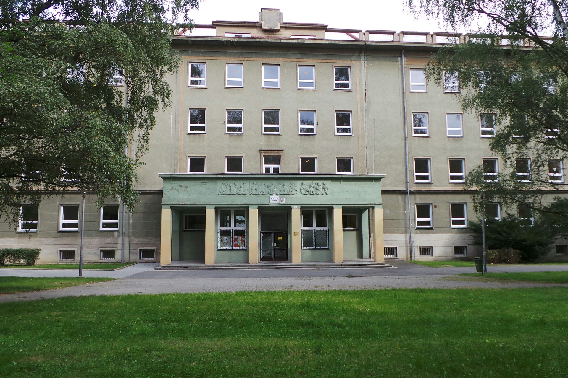 ZŠ Ostrava-Poruba, Komenského