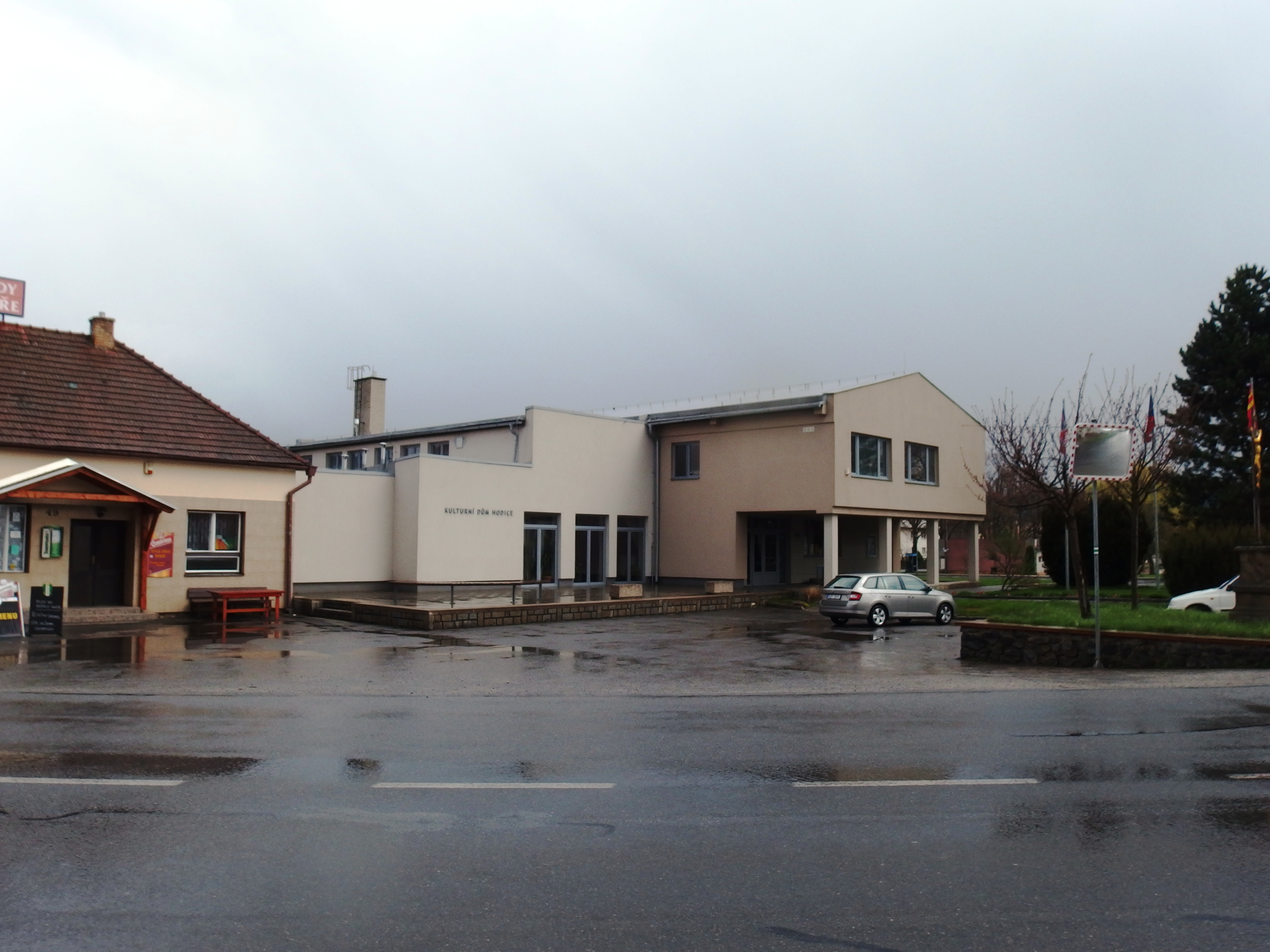Hodice - obecní úřad foto 2
