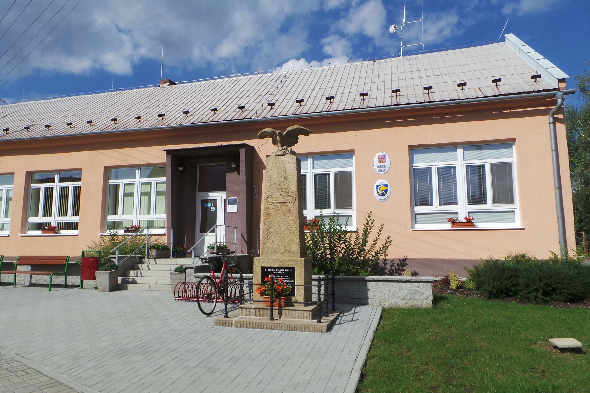 Tvorovice - obecní úřad