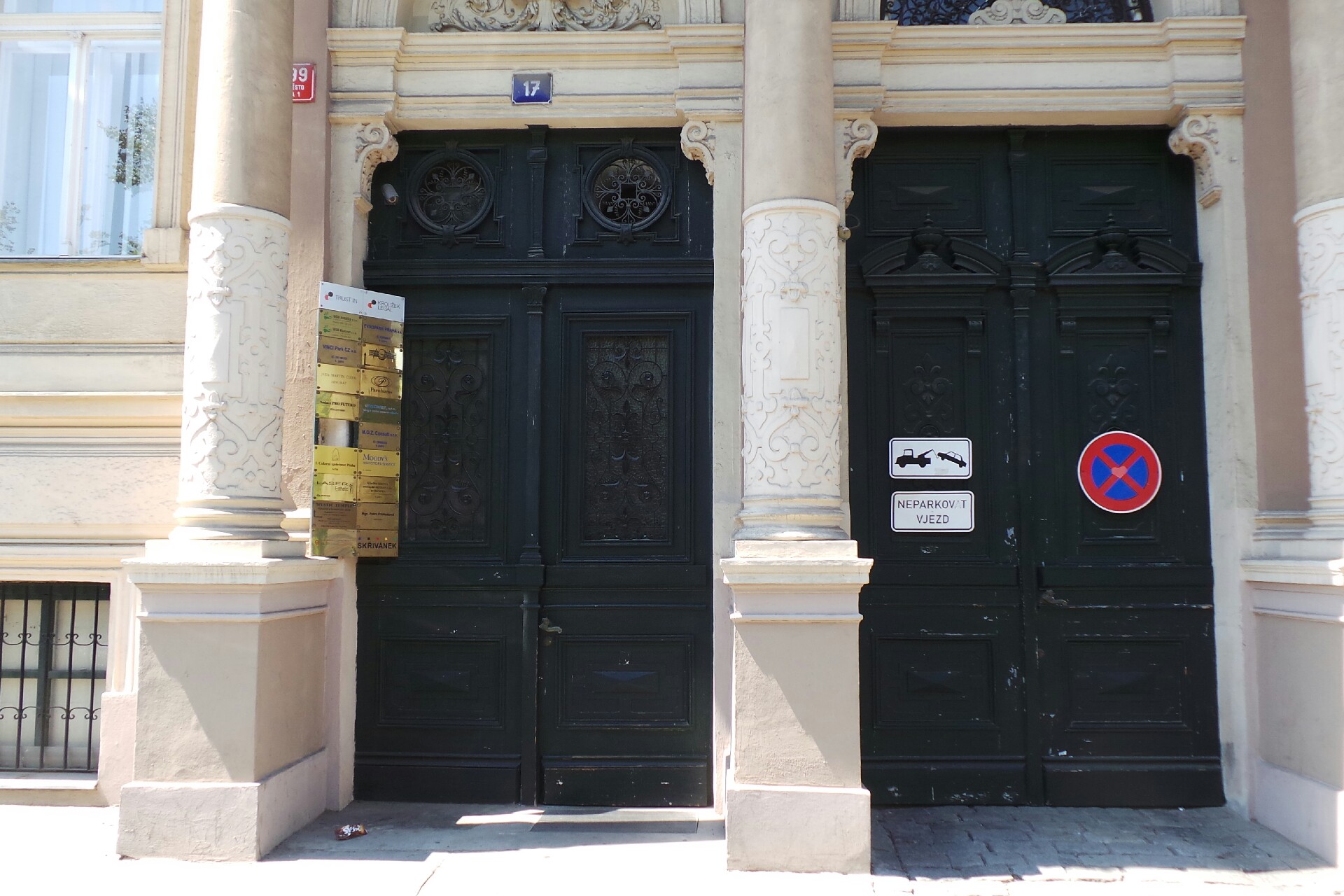 Mgr. Marie Mikulíková, advokát