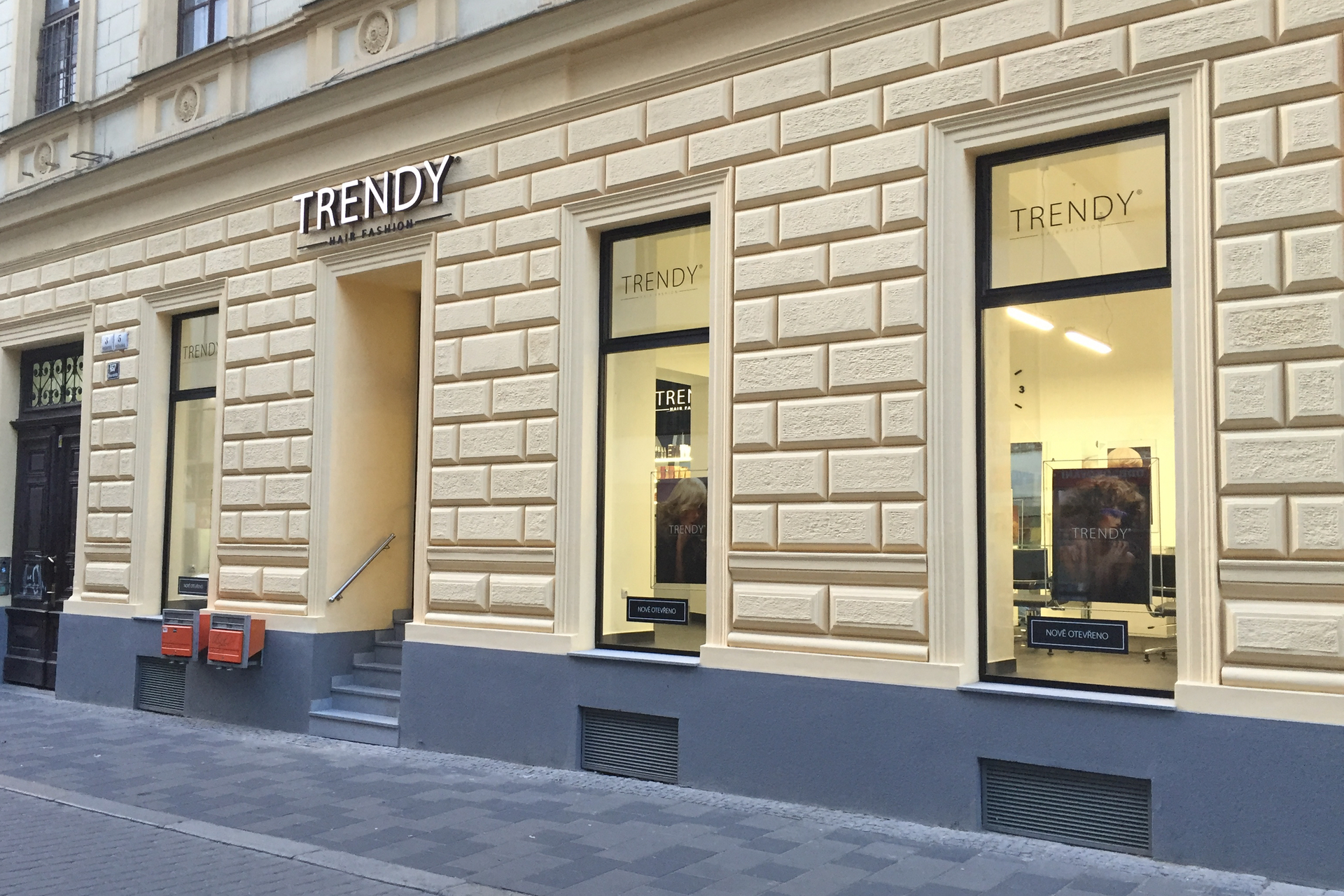 Trendy Hair Fashion foto 1