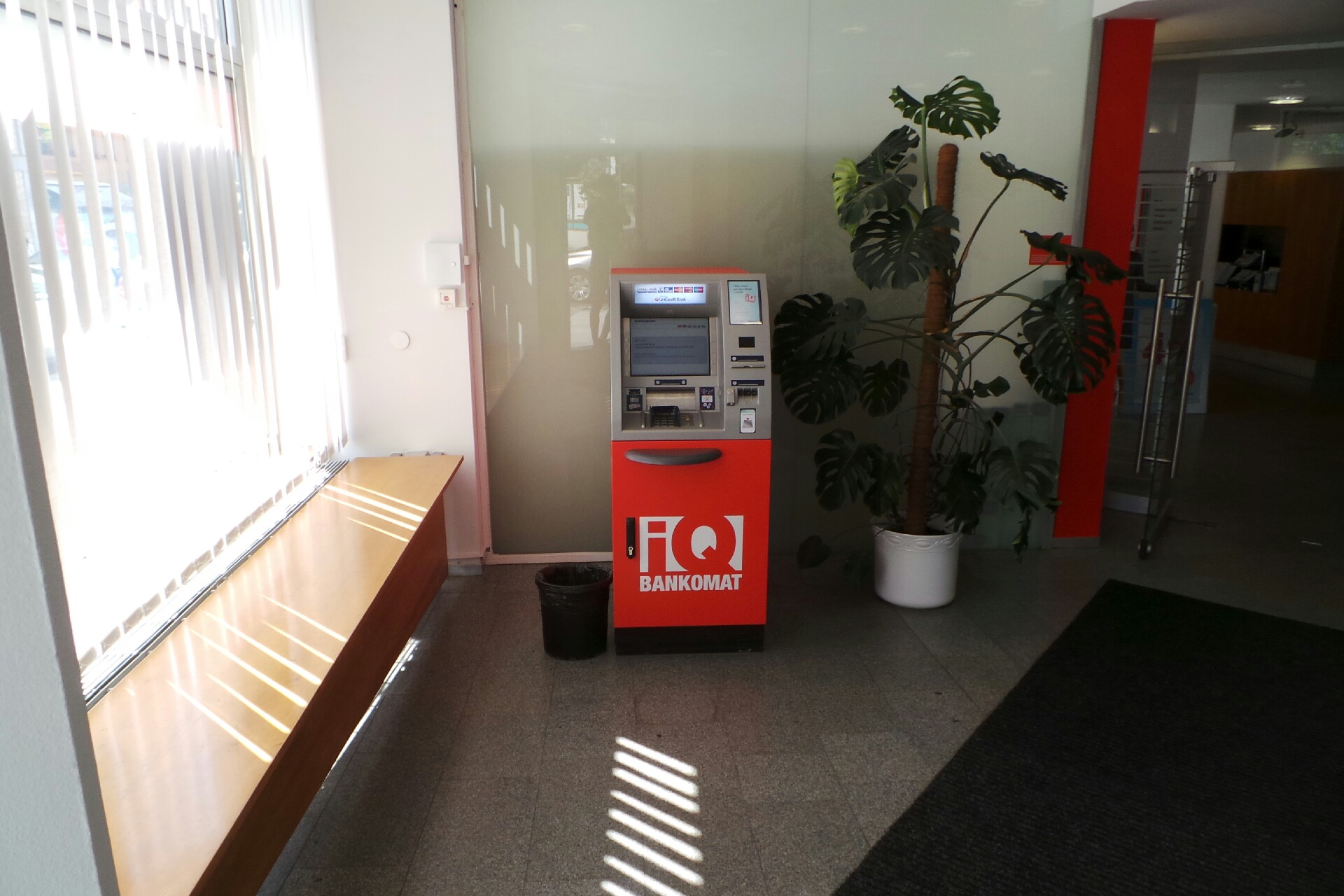 Bankomat UniCredit Bank Czech Republic