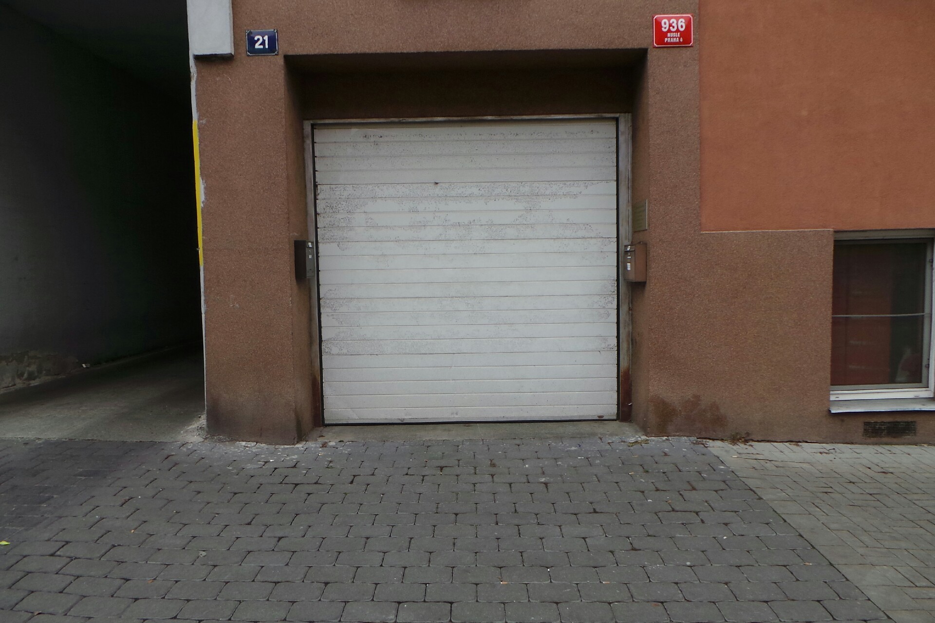 Jaroslav Chochole, DELTA - obchodní podnik