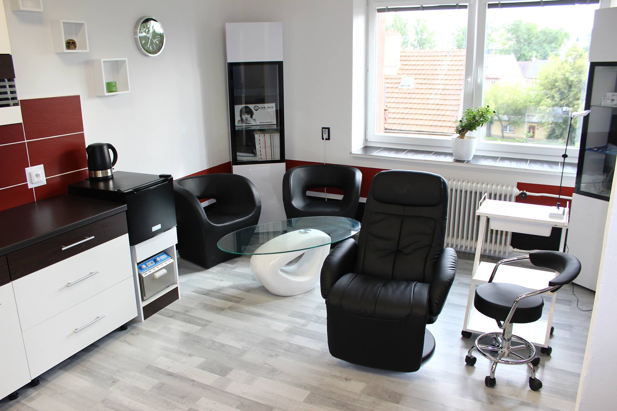 Tattoo & Piercing & Permanentní MAKE-UP - LIVE AGE foto 4