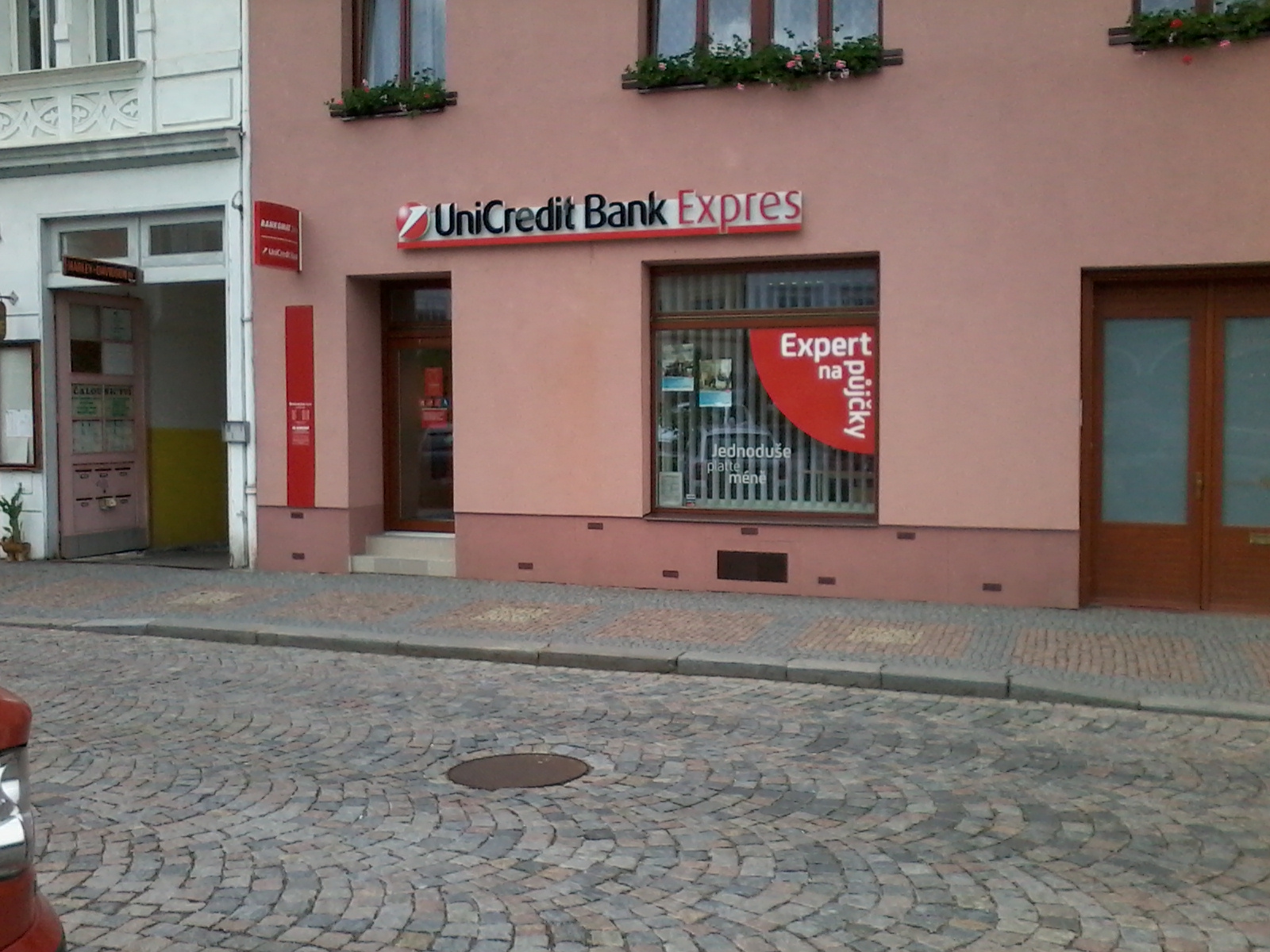 Bankomat UniCredit Bank Czech Republic foto 2