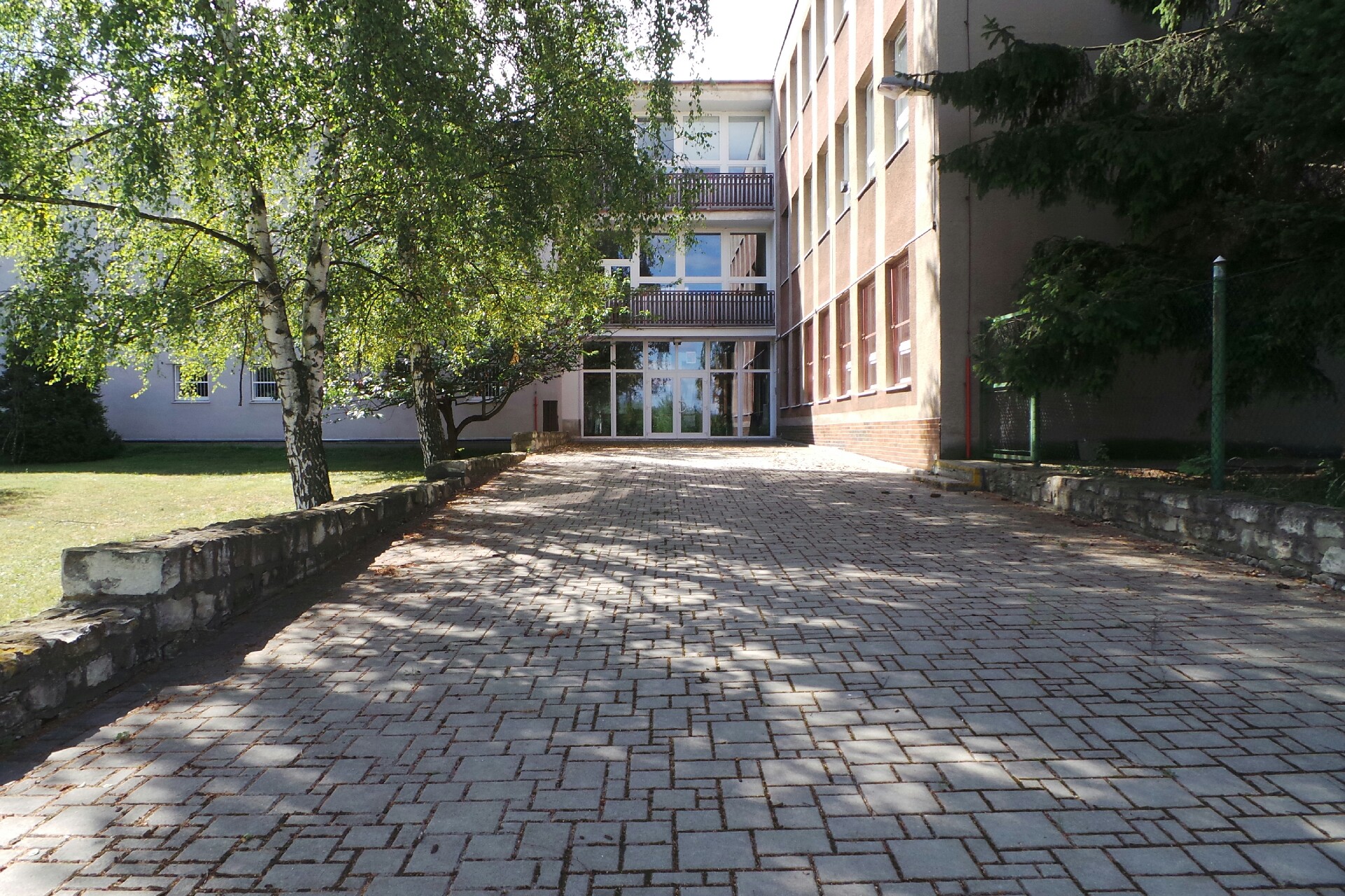 Obchodní akademie a Střední odborná škola generála Františka Fajtla, Louny - domov mláděže