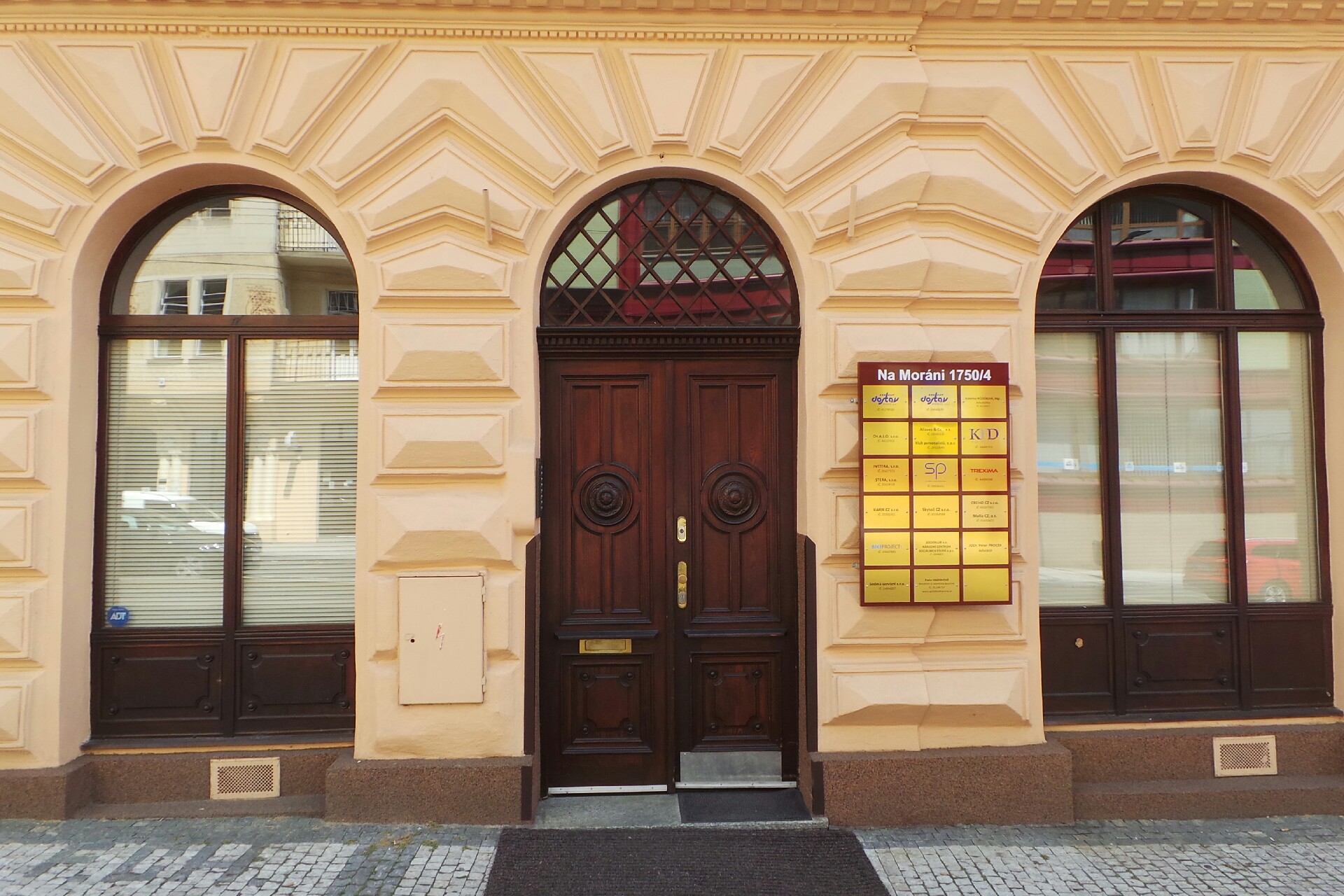 Prodej techniky DOSTAV Praha a.s.