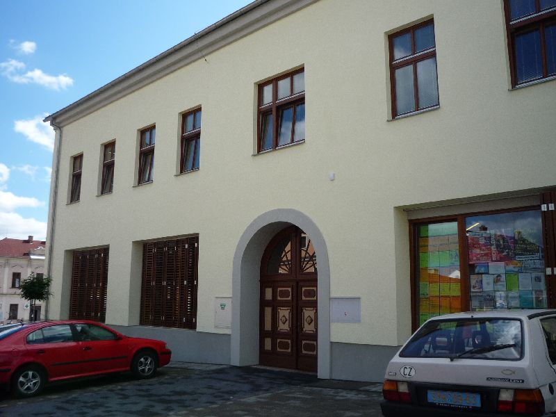 Speciální ZŠ Bystré, náměstí Na podkově foto 2