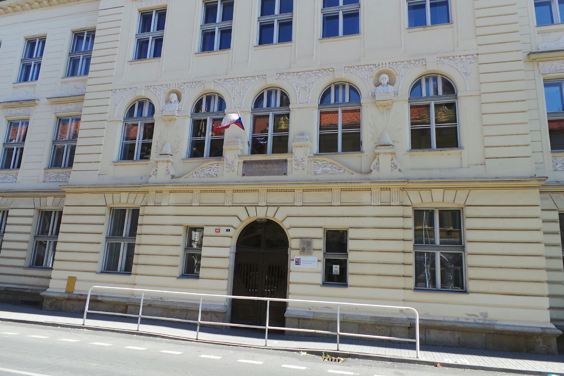 Gymnázium Václava Hlavatého, Louny