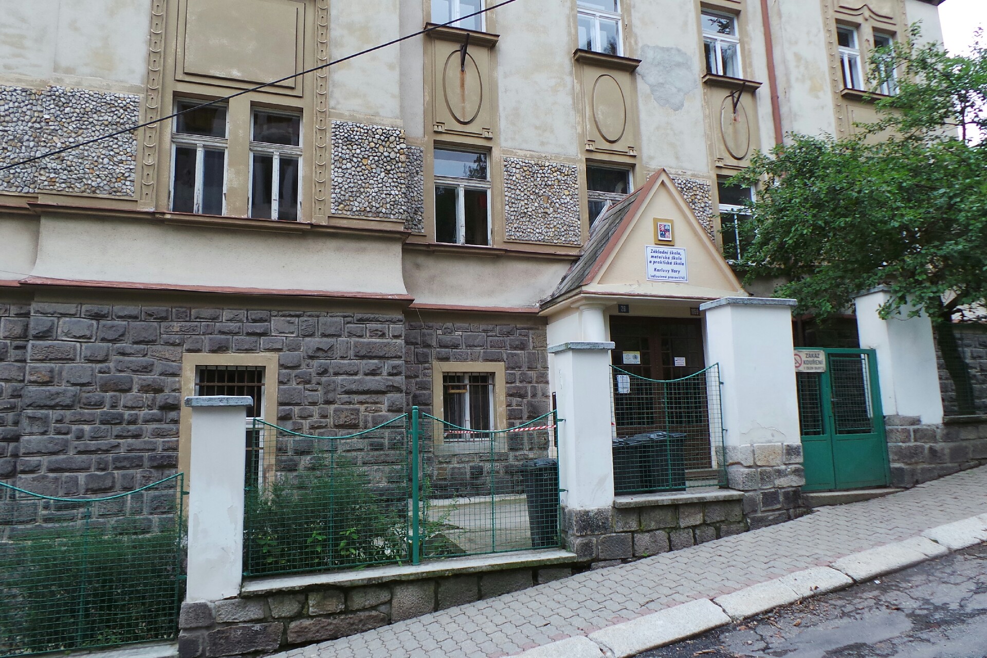 ZŠ a střední škola Karlovy Vary