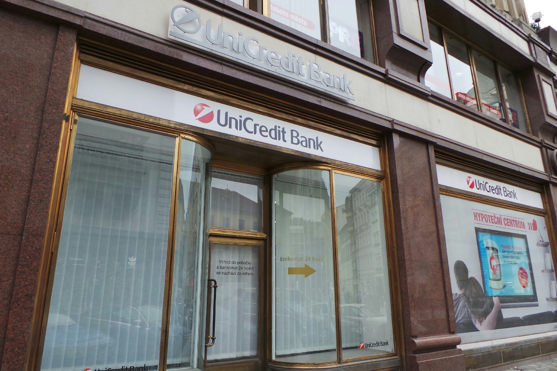 UniCredit Bank Czech Republic and Slovakia, a.s. foto 2