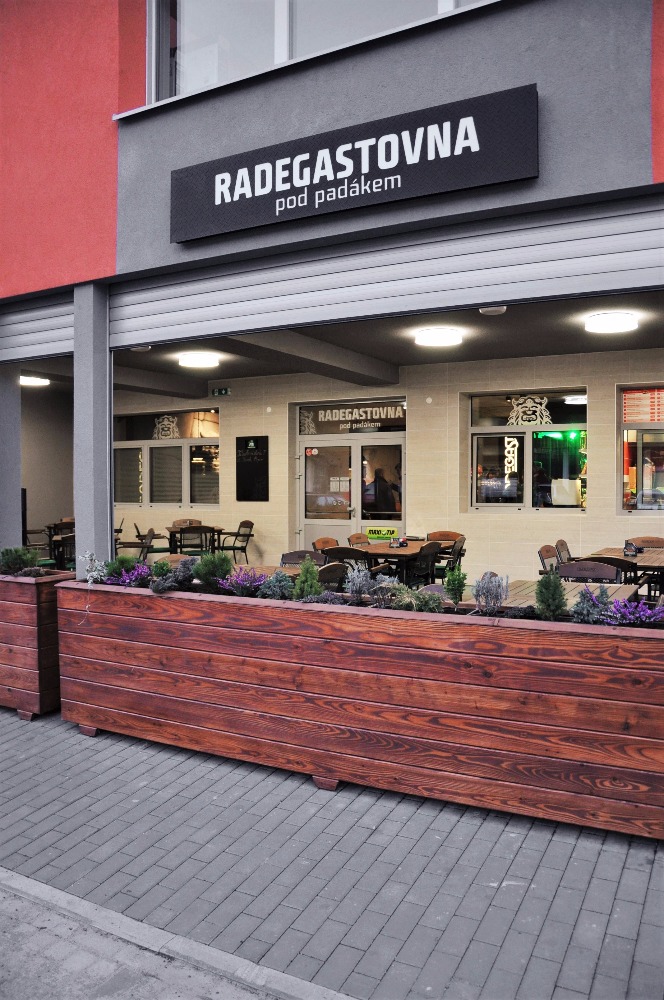 Radegastovna pod padákem foto 5
