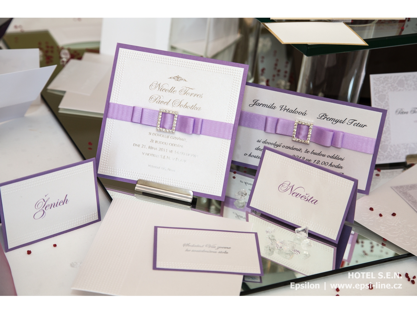 Epsilon - s láskou k papíru foto 2