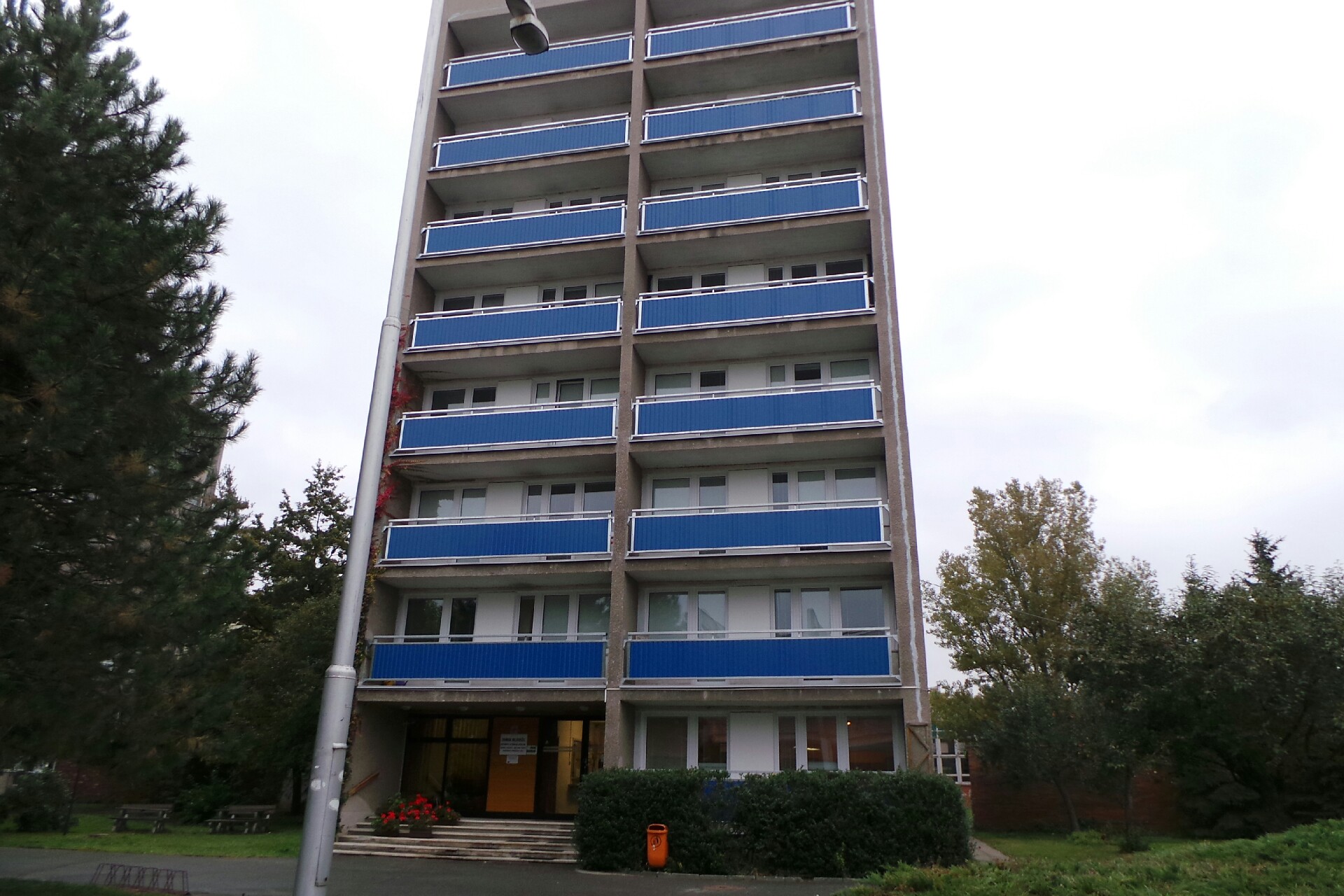 Domov mládeže, internát a školní jídelna Hradec Králové foto 2