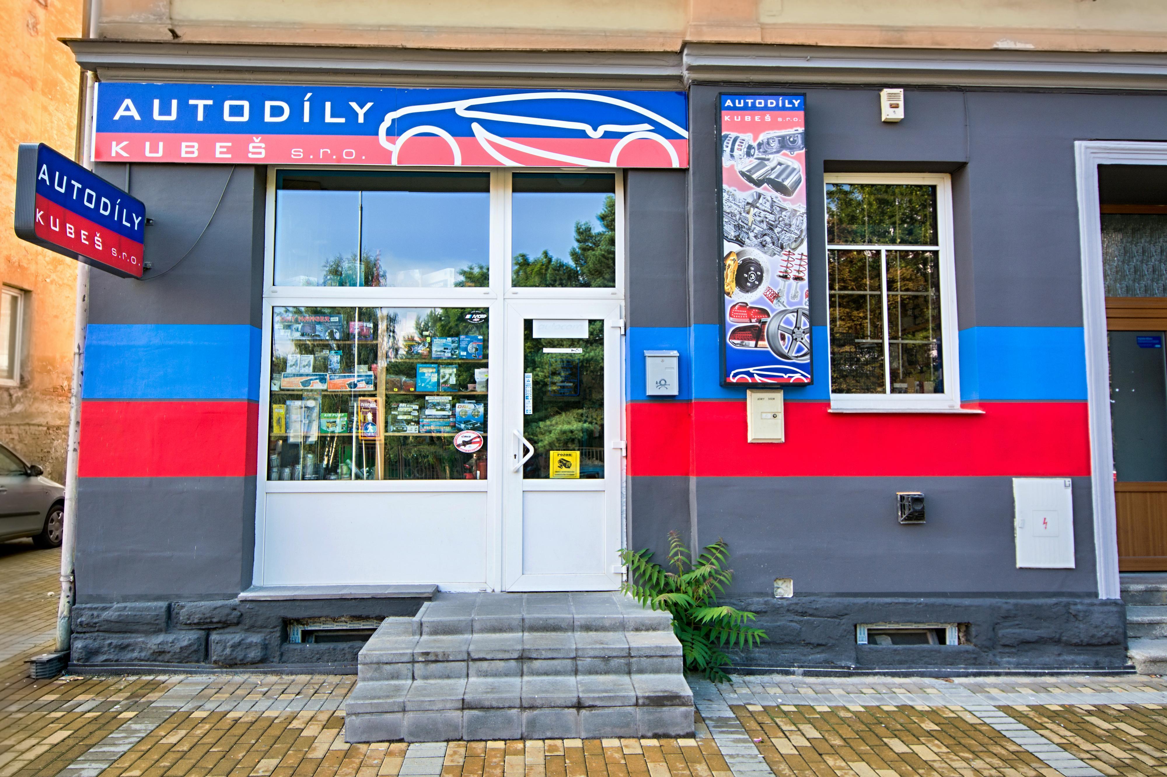 AUTODÍLY KUBEŠ