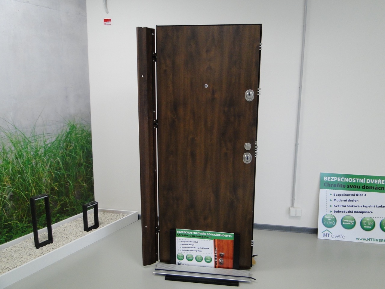 HT DVEŘE - Bezpečnostní dveře foto 2