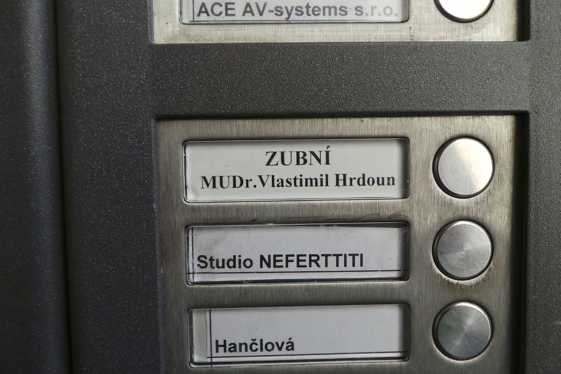 MUDr. Vlastimil Hrdoun - Stomatologie foto 2