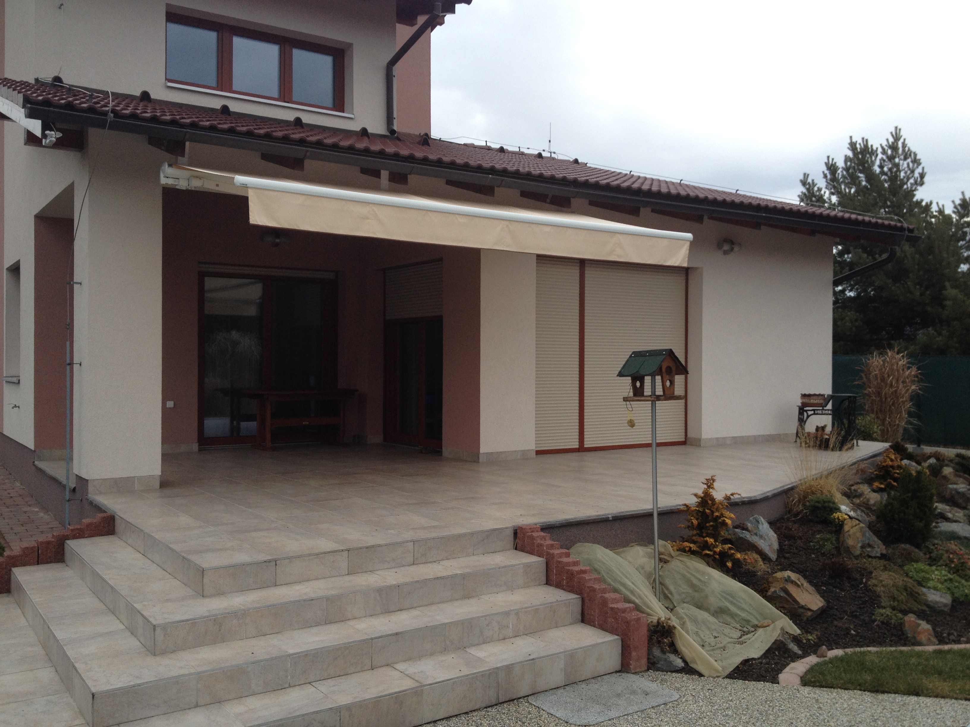 RAJEK.CZ - stínící a vratová technika foto 2