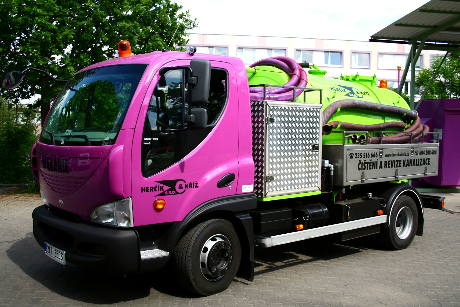 Herčík a Kříž - Čištění kanalizace